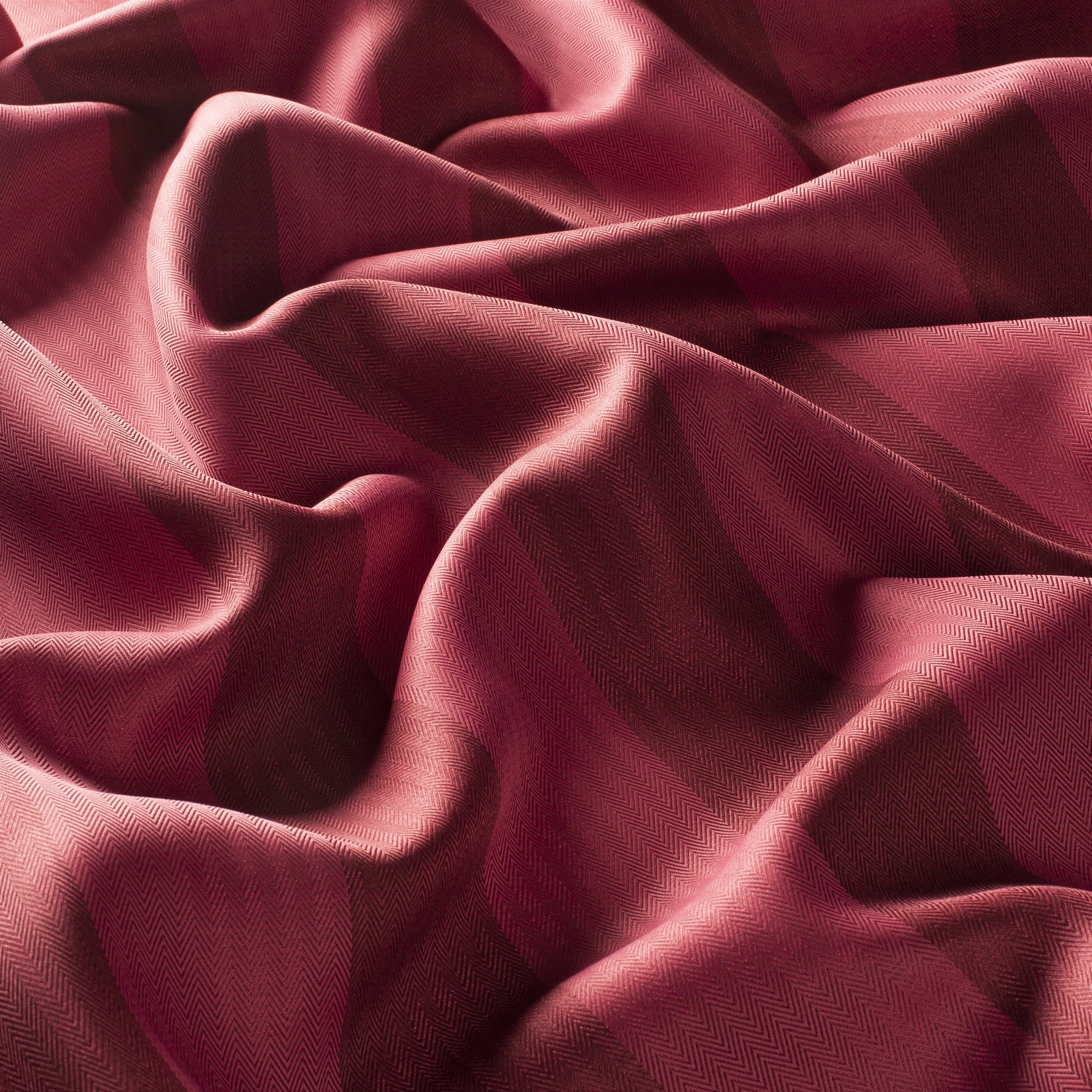 3 9748 013 Nightline Jab Vorhangstoff Meterware Gestreift Rot 3 9748 013 Nightline Jab Vorhangstoff Meterware Gestreift Rot