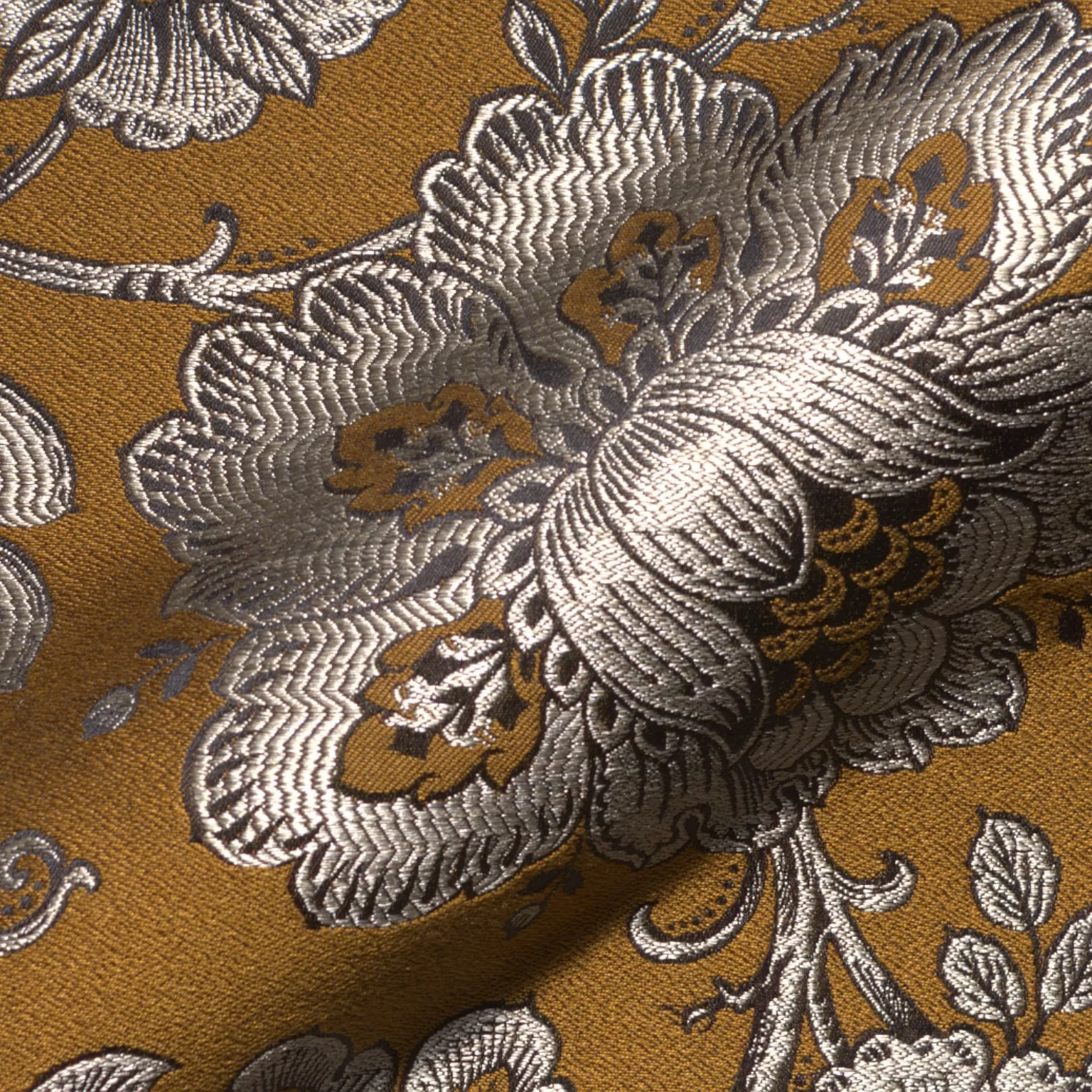 Baronesse Marcella 786 Hoepke Q2 Moebelstoff Floral Braun Baronesse Marcella 786 Hoepke Q2 Moebelstoff Floral Braun