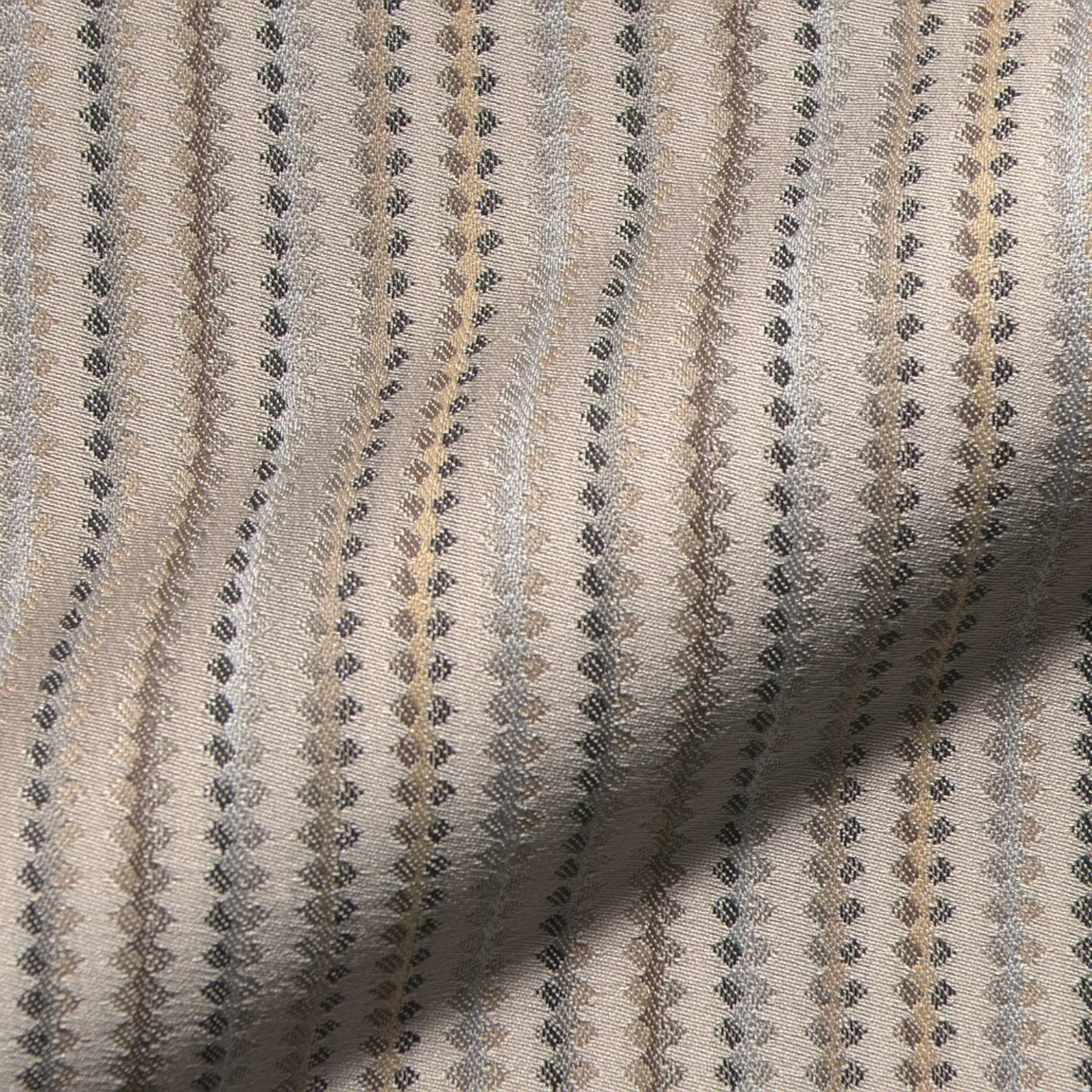 Matera 8206 Hoepke Best Pattern Vol. 2 Moebelstoff Gemustert Beige Braun Matera 8206 Hoepke Best Pattern Vol. 2 Moebelstoff Gemustert Beige Braun
